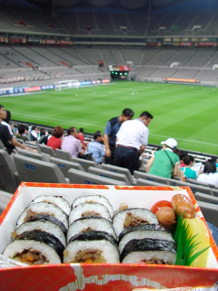 Seoul Football Day: World Cup Stadium and Hongdae（홍대） Match Night Route Photos